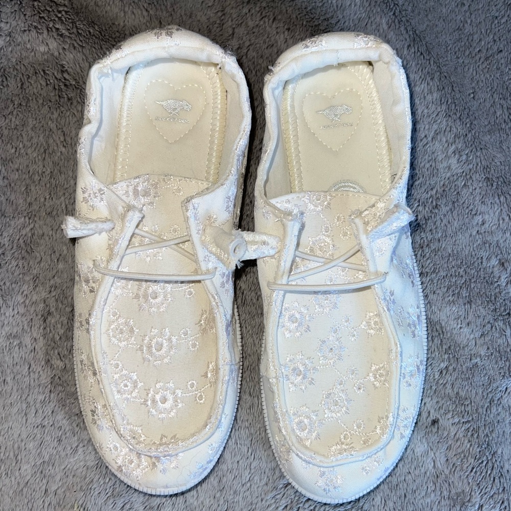 Women’s slip ons